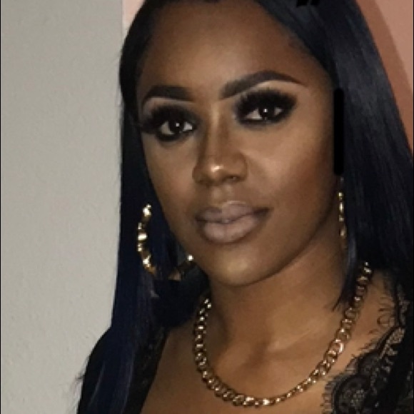 Meet your Posher, Dariona - Picture 1 of 1